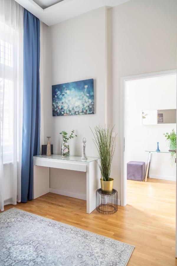 Luxury Quentin Apartment 3 Bedrm, 2 Bathrm Budapest Exterior foto